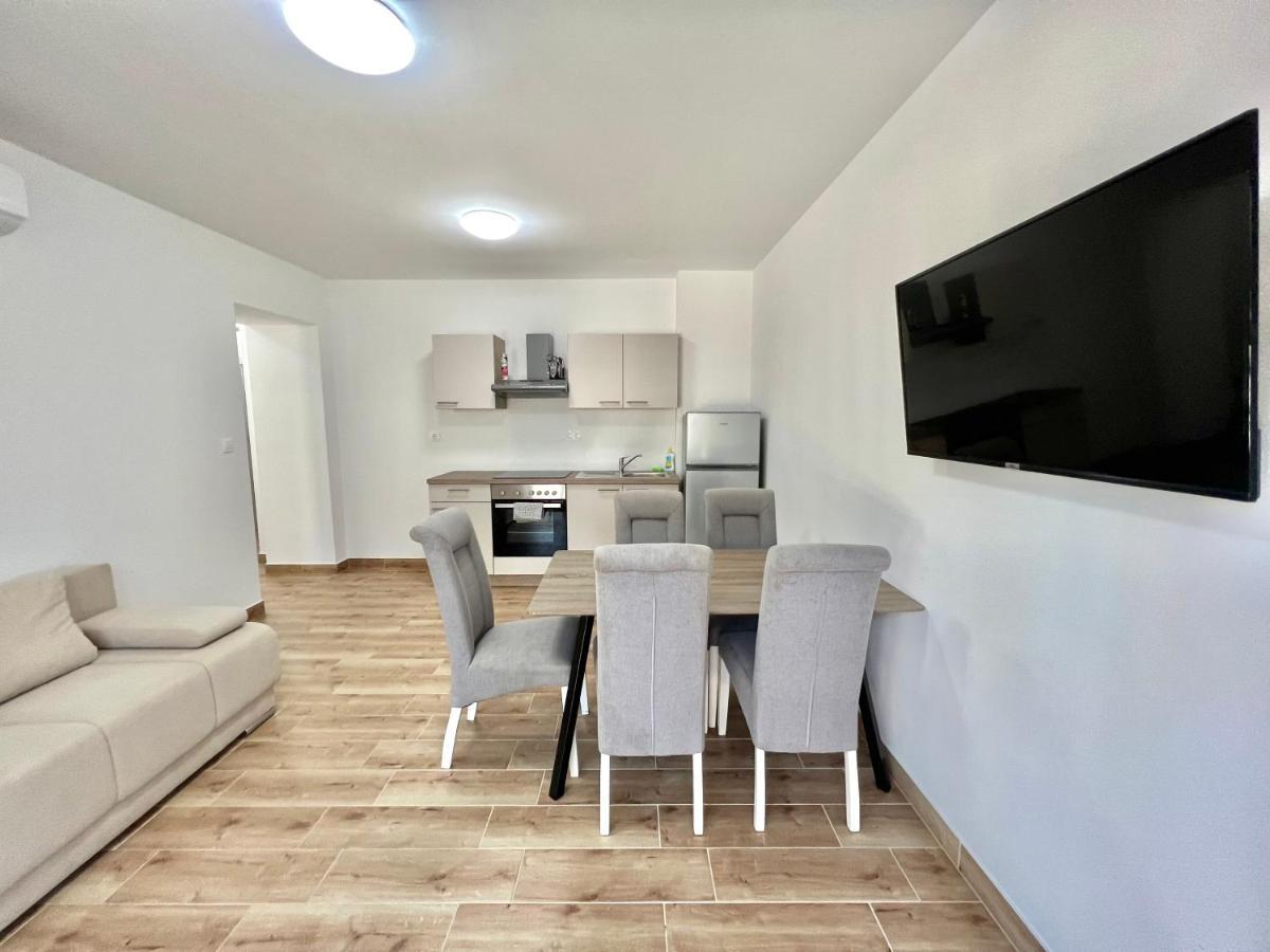 Fantasia Del Mare Apartment And Rooms Dramalj Exterior photo