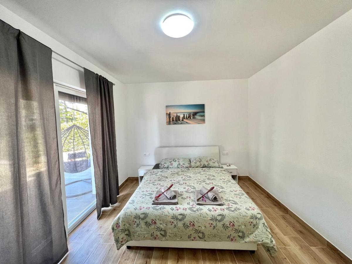 Fantasia Del Mare Apartment And Rooms Dramalj Exterior photo